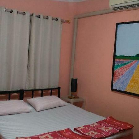 The Kong Hotel Bangkok Bagian luar foto